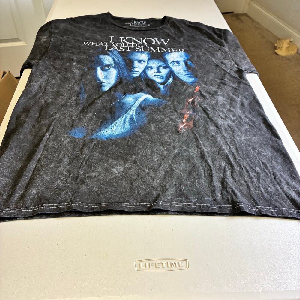 I Know What You Did Last Summer T Shirt Large Hot Topic Horror Movie Graphic Tee